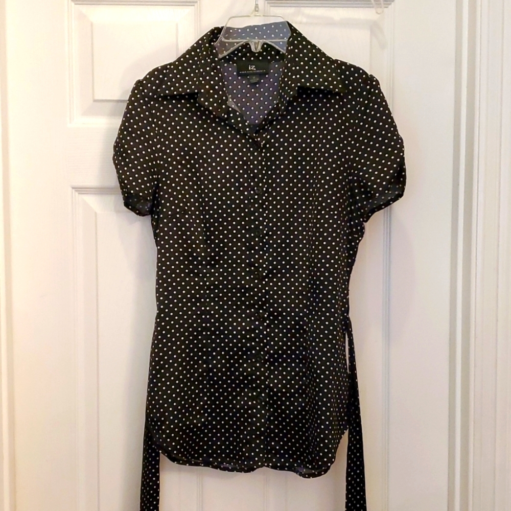 Iz Byer Women's Black & White Polka Dot Button Up Collared Belted Top - Picture 3 of 5